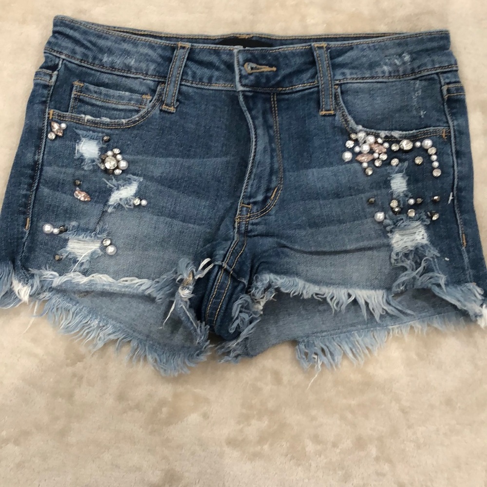 Women’s mid rise shorts